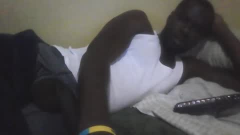 Snapshot of 242doggy242 chatting on 10.20.25 420 Bbc online show from 10.20.25