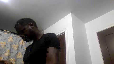 Snapshot of 242doggy242 chatting on 11.20.25 420 Bbc online show from 11.20.25