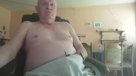 29famila online show from 10.19.25