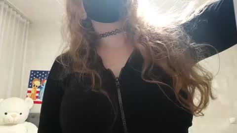 Anabel  Please thumbs up  online show from 08.03.26