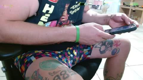 Snapshot of 2dirtyhillbillies chatting on 05.06.26 ThrillBilly online show from 05.06.26