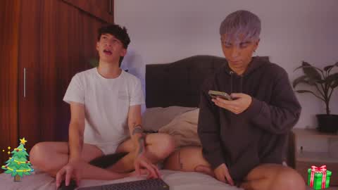 Snapshot of 2gays_1straight chatting on 12.19.24 David and Yoel online show from 12.19.24