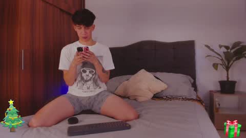 Snapshot of 2gays_1straight chatting on 12.22.24 David and Yoel online show from 12.22.24