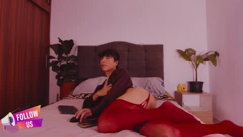 Snapshot of 2gays_1straight chatting on 11.18.25 David and Yoel online show from 11.18.25