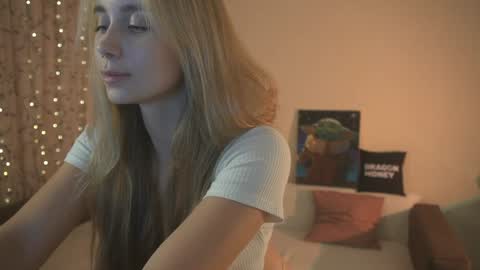 Elley  online show from 01.28.25