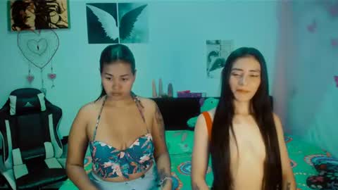 Snapshot of 2girls__dream chatting on 07.04.26 samantha sharon online show from 07.04.26