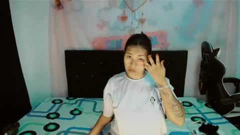 Snapshot of 2girls__dream chatting on 07.30.26 samantha sharon online show from 07.30.26