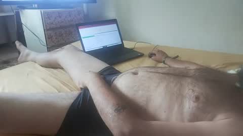 Snapshot of 2hard2handleme chatting on 06.27.26 2hard2handleme online show from 06.27.26