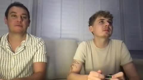 Snapshot of 2hungboys chatting on 07.12.26 Roommates online show from 07.12.26