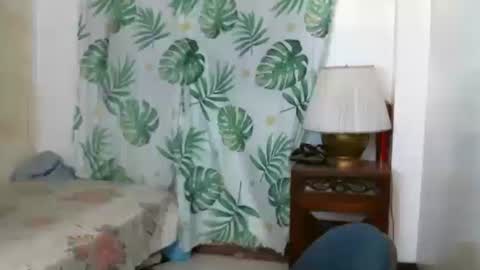 Snapshot of 2mella_reload chatting on 12.17.25 MEL online show from 12.17.25