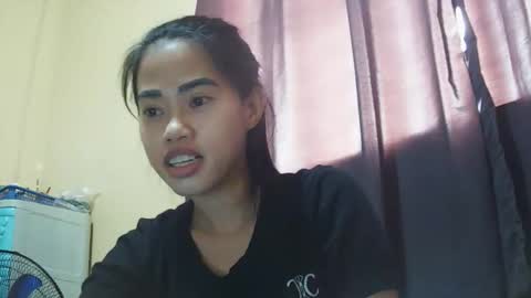 Snapshot of 2pinaybeauty chatting on 10.27.25 2pinaybeauty online show from 10.27.25