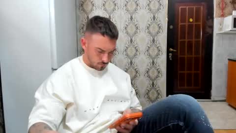 Snapshot of 2sexymuscles chatting on 05.28.26 2sexymuscles online show from 05.28.26