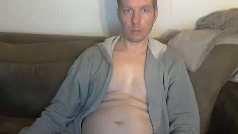 2small4you83 online show from 03.09.26