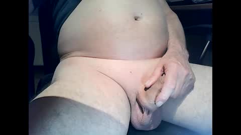 Snapshot of 35cam chatting on 01.09.25 35cam online show from 01.09.25