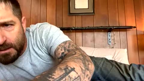 Snapshot of 3bumblebeas chatting on 03.03.26 BonnieClyde online show from 03.03.26