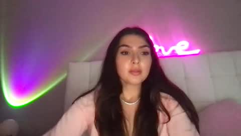 Snapshot of 3hole chatting on 02.26.25 Venus Raee online show from 02.26.25