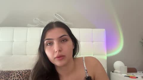 Snapshot of 3hole chatting on 10.13.25 Venus Raee online show from 10.13.25