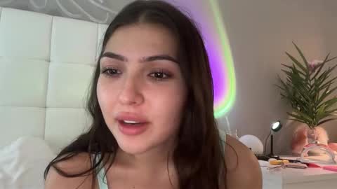 Snapshot of 3hole chatting on 10.22.25 Venus Raee online show from 10.22.25