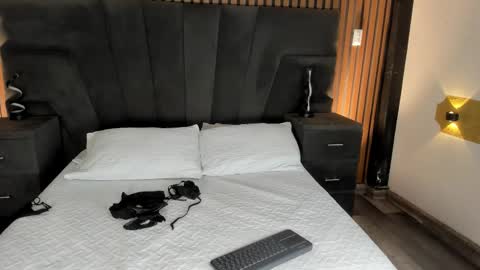 3X NAXAA online show from 10.15.25