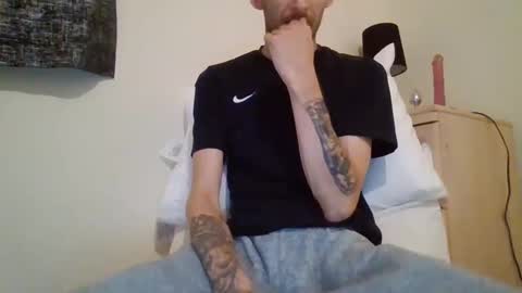 420feetloverr420 online show from 09.22.25