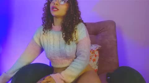 Snapshot of 420viol3ta_ chatting on 03.11.25 Violeta online show from 03.11.25