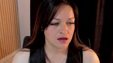 Snapshot of 4ngel_greey chatting on 10.02.25 ... .     Angel     . ... online show from 10.02.25