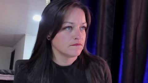 Snapshot of 4ngel_greey chatting on 11.03.25 ... .     Angel     . ... online show from 11.03.25