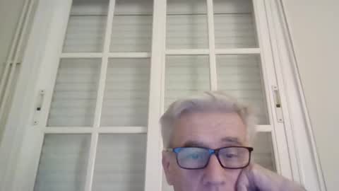 Snapshot of 52artur chatting on 12.24.24 52artur online show from 12.24.24