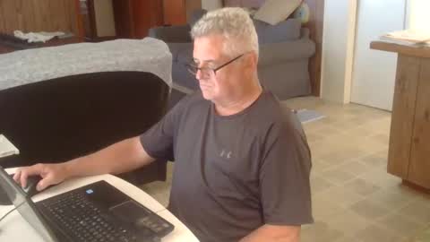 Snapshot of 55mnc chatting on 10.20.25 Joe online show from 10.20.25