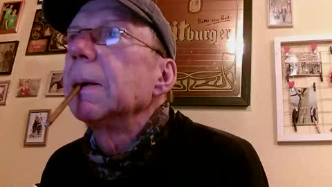 Snapshot of 64shorty chatting on 10.10.25 64shorty online show from 10.10.25