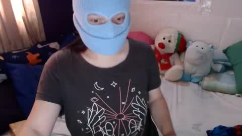 Snapshot of 666maskgirl chatting on 12.27.24 SHANNON online show from 12.27.24