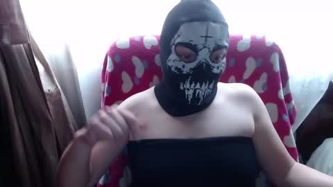 Snapshot of 666maskgirl chatting on 10.27.25 SHANNON online show from 10.27.25