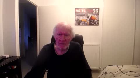 Snapshot of 73yves chatting on 04.01.26 73yves online show from 04.01.26