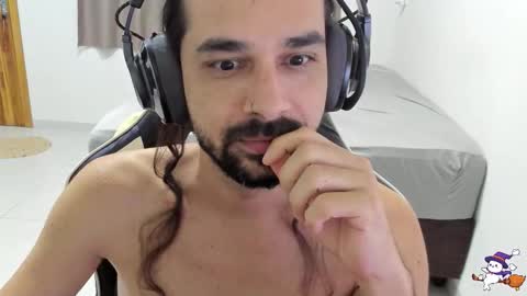 Snapshot of 7_high chatting on 11.05.25 high online show from 11.05.25