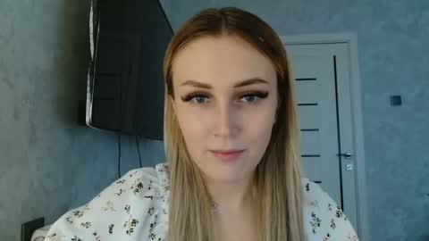 Snapshot of 7melania chatting on 09.20.25 7melania online show from 09.20.25