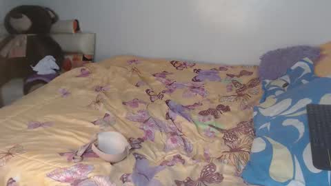 Snapshot of 7sunflower7 chatting on 12.18.25 SunFlower online show from 12.18.25