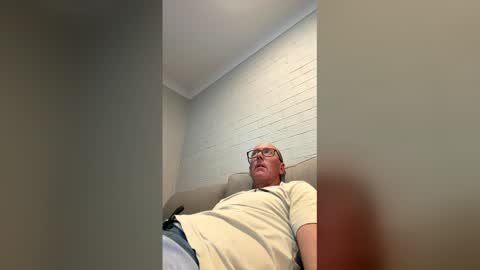 Snapshot of 82avareageguy chatting on 05.20.26 82avareageguy online show from 05.20.26