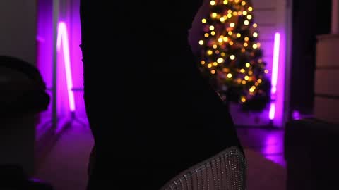 Monicano face online show from 12.31.24