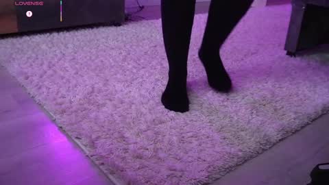 Monicano face online show from 09.11.25