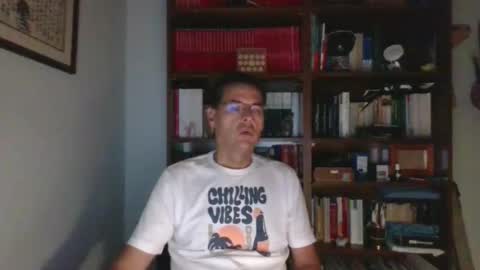 Snapshot of 8age chatting on 10.13.25 8age online show from 10.13.25