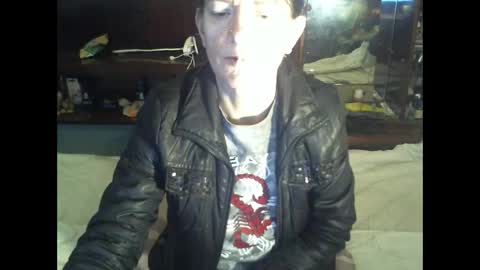 Snapshot of 8mistress8 chatting on 02.21.25 8MISTRESS8 online show from 02.21.25