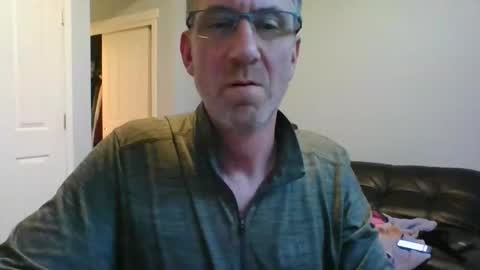Snapshot of 999gbb_gmx chatting on 11.15.25 DildoRidingDilf online show from 11.15.25