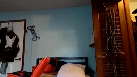 8over6 online show from 02.15.25