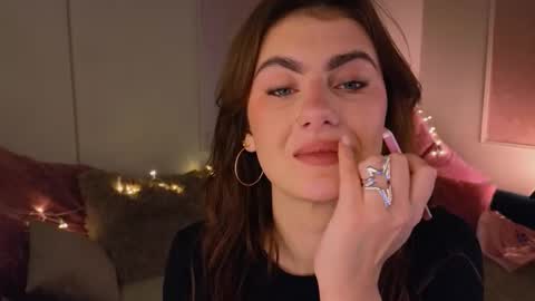 Willow online show from 11.25.25