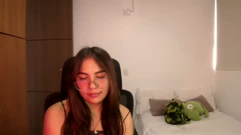 Snapshot of _abbyyyy_ chatting on 06.19.26 abby 3 online show from 06.19.26