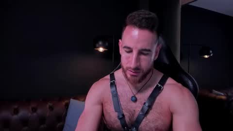 Snapshot of _adamcoper_ chatting on 10.04.25 _adamcoper_ online show from 10.04.25