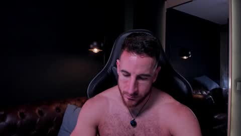 Snapshot of _adamcoper_ chatting on 12.01.25 _adamcoper_ online show from 12.01.25