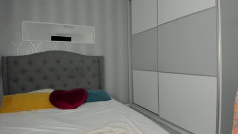 Adelle online show from 09.25.25