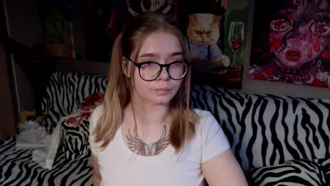 Snapshot of _adrenalinee_ chatting on 11.26.25 KENDALL NATHANRYAN LUCY online show from 11.26.25