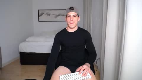 Snapshot of _aesthetic chatting on 04.29.26 _aesthetic online show from 04.29.26